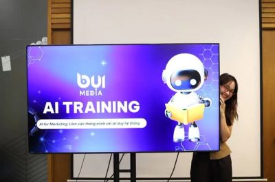 Slide mở đầu buổi AI Training tại Bụi Media, ghi chủ đề AI for Marketing