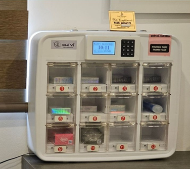 Tủ bán hàng Smart Locker Mini 12 ô thương hiệu Chí Vĩ